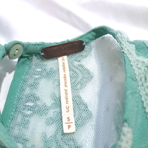 Temperance | Mint green sheer lace sleevless womens blouse - Picture 9 of 10